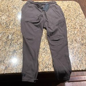 NEW Alphalete Men’s Identity joggers in Olive Green MEDIUM
